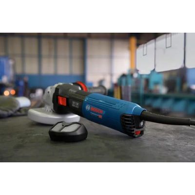 3. Bosch GWS 17-125 TS Winkelschleifer, 12,5 cm, 9700 U/min, 1700 W, 2,2 kg