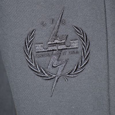 3. Nike LeBron Hose - CK6787-010