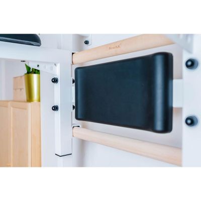 2. Turnwand-Stangenanlage aus Holz und Metall mit Stange, Bank und Zubehör BANCHK 233W