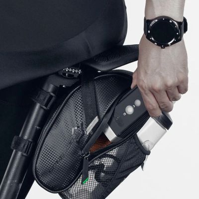 7. Rockbros C7-1 wasserdichte Fahrradtasche mit Sattelbefestigung 1,5l - Schwarz