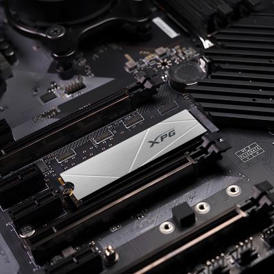6. ADATA GAMMIX S60 SSD 2 TB PCIe Gen4 M.2