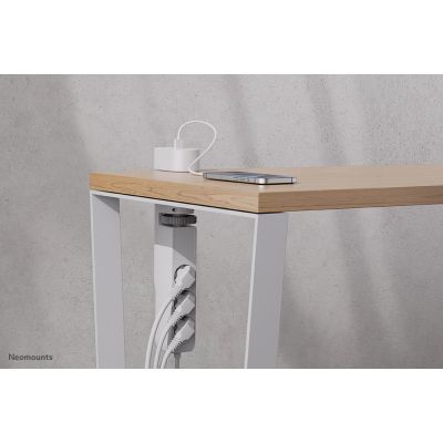 13. Neomounts DS22-840WH6 1,4 m 3-fach Steckdosenverteiler, weiß für den Innenbereich