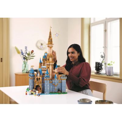 10. LEGO Disney 43222 Disney Schloss