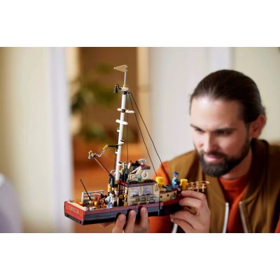 18. LEGO Ideas 21350 Jaws