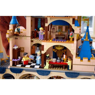11. LEGO Disney 43222 Disney Schloss