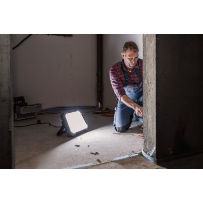 9. Brennenstuhl DINORA 10050 Mobiler LED-Strahler
