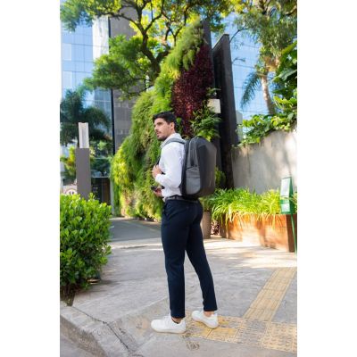 7. XD DESIGN BIZZ RUCKSACK GRAU P/N: P705.932