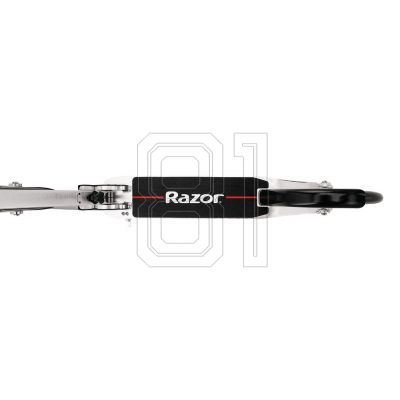 8. Razor A6 Scooter 13073013 (schwarz, silber)