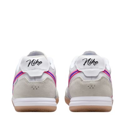 3. Weiße Nike Tiempo Streetgato Fußballschuhe HQ7017 146