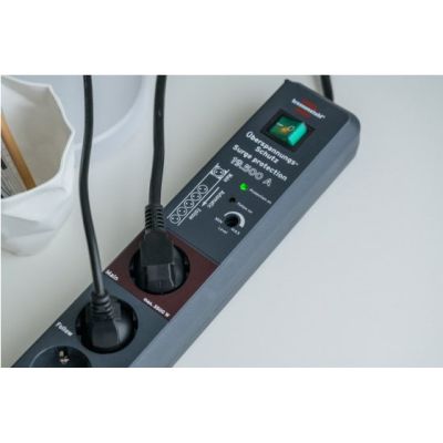 4. Brennenstuhl Secure-Tec 19.500A 6-fach Steckdosenleiste