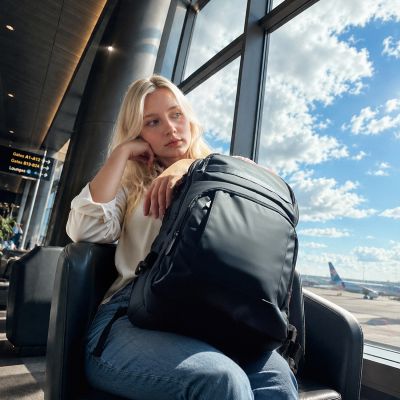 24. Wozinsky WPW-20L Reiserucksack mit Laptopfach, 40 x 20 x 25 cm, für Gepäckaufbewahrung – Schwarz