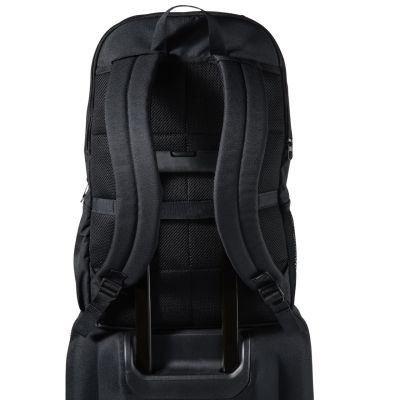 7. Nike Academy Team L Rucksack IO0912-010 – ein Sportrucksack mit Ball- und Laptopfach