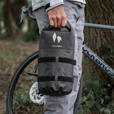 10. Rockbros AS-156 7l Gabeltasche, wasserdicht, schwarz