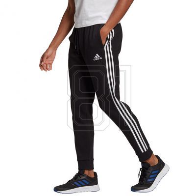 3. adidas Essentials Fleece M GK8821 Hose