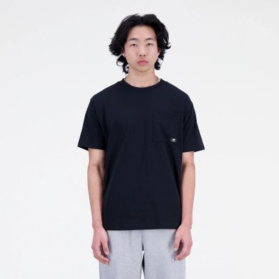 2. New Balance T-Shirt Essentials Reimagined Cott M MT31542BK
