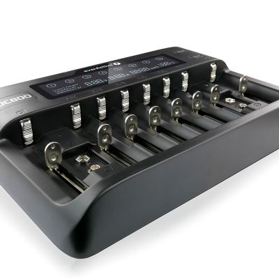 4. EVERACTIVE LADEGERÄT FÜR LI-ION- UND NI-MH-ZYLINDERAKKOPEN UC800