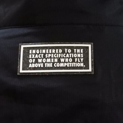 3. Nike Swoosh Fly Damen-Basketballjacke Schwarz/Weiß - CZ6602-010