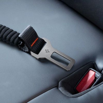 6. Spigen PS100 Universal-Sicherheitsgurt für Haustiere – Schwarz