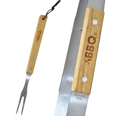 26. 3-in-1 Grillbesteck-Set mit Holzgriff