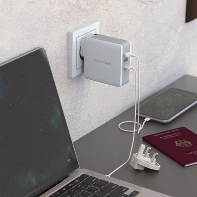 4. RealPower DeskCharge-65 Reise-Universal-Netzteil, grau, intern