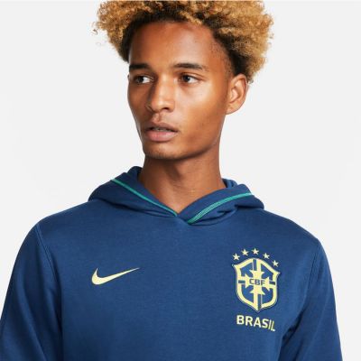 9. Nike Brazilian Travel M DH4822 490 Sweatshirt