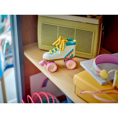10. LEGO Creator 31148 Retro-Rollschuhe