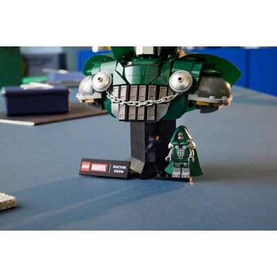 15. LEGO Super Heroes 76345
