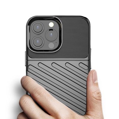 6. Thunder Case Flexibel Robuste Panzer Handyhülle TPU Schutzhülle für iPhone 13 Pro Max grün