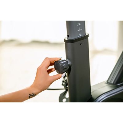 127. OVICX Q200X magnetisches Heimtrainer-Fahrrad mit 15,6" TFT-Touchscreen, WIFI, Bluetooth und App