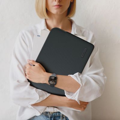 4. AmazingThing Minimalist BasicBag Laptoptasche für MacBook Neo 13" - Schwarz