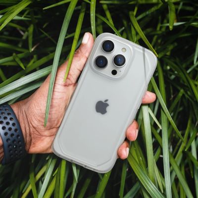 10. Raptic X-Doria Slim Case iPhone 14 Pro Max Rückseite transparent