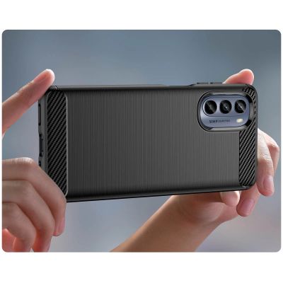 5. Carbon Case für Motorola Moto G62 5G flexible Silikon-Carbon-Hülle schwarz