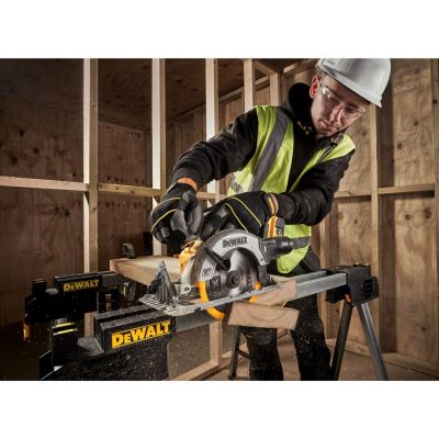 4. DEWALT 18V 165mm DCS565N Kreissäge