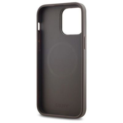 7. DKNY Leather Checkered Mono Pattern MagSafe-Hülle für iPhone 14 Pro Max – Beige