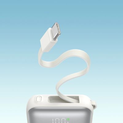13. Joyroom JR-PBF27 10000 mAh 22,5 W Powerbank mit integrierten USB-C- und Lightning Kabeln - Weiß