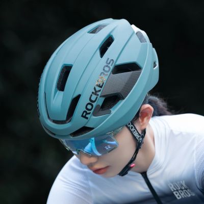 2. Rockbros LK-15 Carbonfaser-Fahrradhelm 58-62 cm - Hellblau