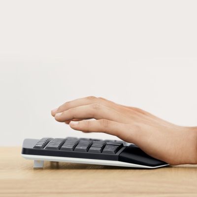 11. Logitech MK850 Performance Tastatur und Maus (universelle Funkfernbedienung + Bluetooth) – QWERTZ-Tastatur (Deutsch, Schwarz)