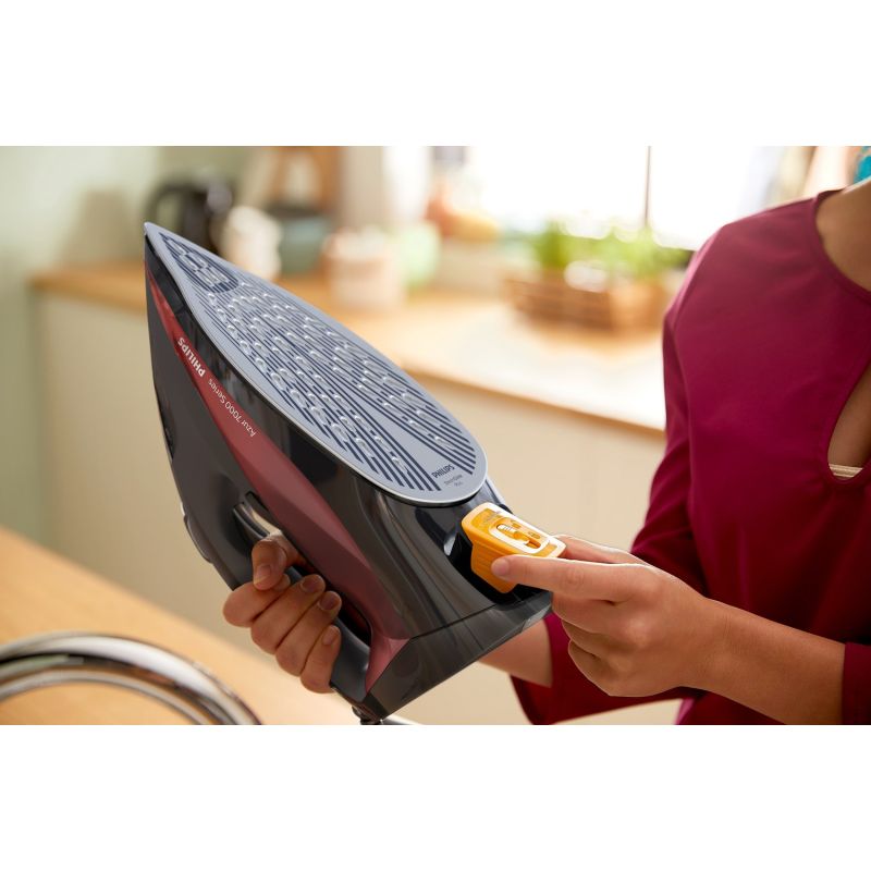 7. PHILIPS DST 7022/40 Bügeleisen