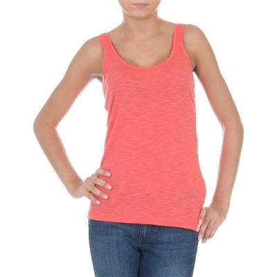 9. Wrangler Essential Tanks W7244GRHJ