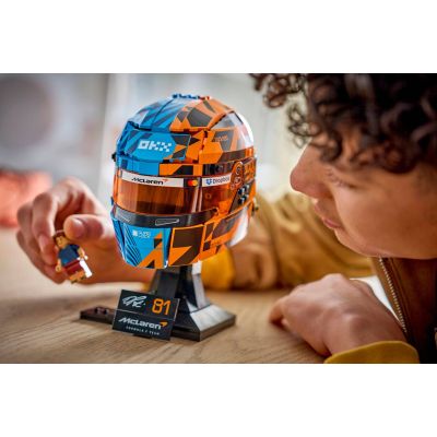 11. LEGO Editions 43017 – Helm des McLaren Mastercard F1 Teams von Oscar Piastri