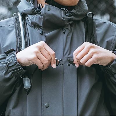 7. Rockbros H32 Trinkrucksack mit 2-Liter-Wasserreservoir für Radfahren und Laufen – Schwarz