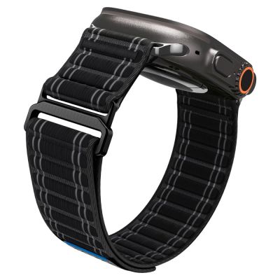 6. Spigen WBF0 Armband für Apple Watch 44 / 45 / 46 / 49 mm - Schwarz