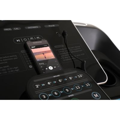 6. ZIPRO DREAM Laufband 520 x 1500 mm 20 km/h