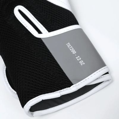 8. Adidas SPEED TILT 200 Boxhandschuhe