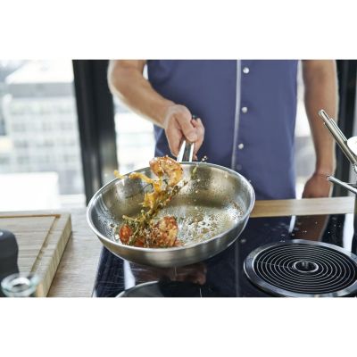 7. ZWILLING Pro 65128-280-0 flache Bratpfanne aus Stahl - 28 cm