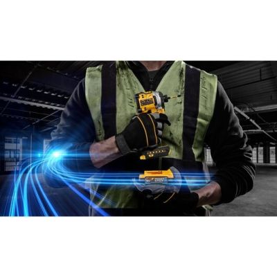 9. DeWALT 2x1,7Ah 208Nm Schlagschrauber