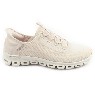 11. Skechers Glide-Step Damen-Sneaker, bequeme ecrufarbene Slipper