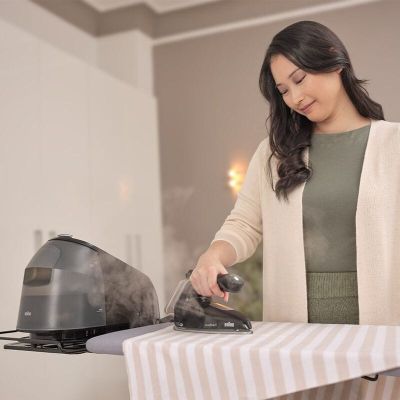 6. Braun CareStyle 5 IS 5249 2400 W 2 l EloxalPlus-Bügelsohle Schwarz