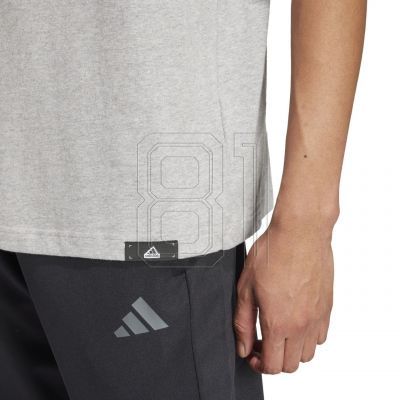 11. adidas Modern Essentials Graphic T-Shirt M IW2648