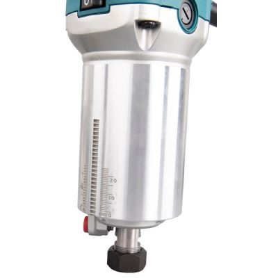 8. 710W MAKITA RT0702CX2J Elektro-Oberfräse und -Fräser